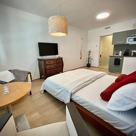 Harfa Apartment 30 Prague Extérieur photo