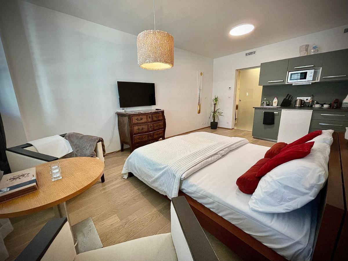 Harfa Apartment 30 Prague Extérieur photo